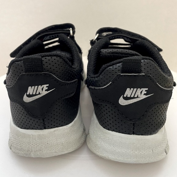 Toddlers running shoes - Size 6K - Picture 2 of 8